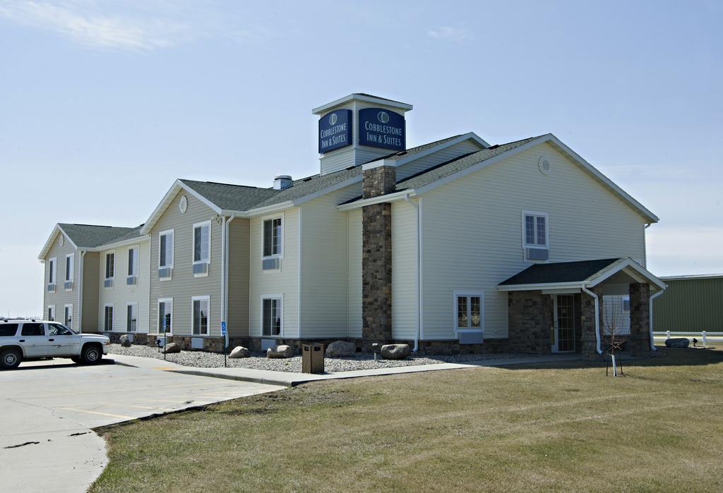 Cobblestone Inn & Suites - Langdon Εξωτερικό φωτογραφία