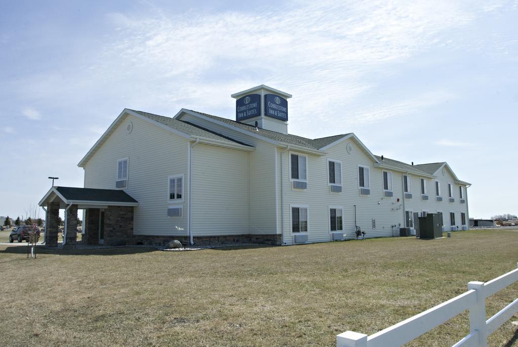 Cobblestone Inn & Suites - Langdon Εξωτερικό φωτογραφία