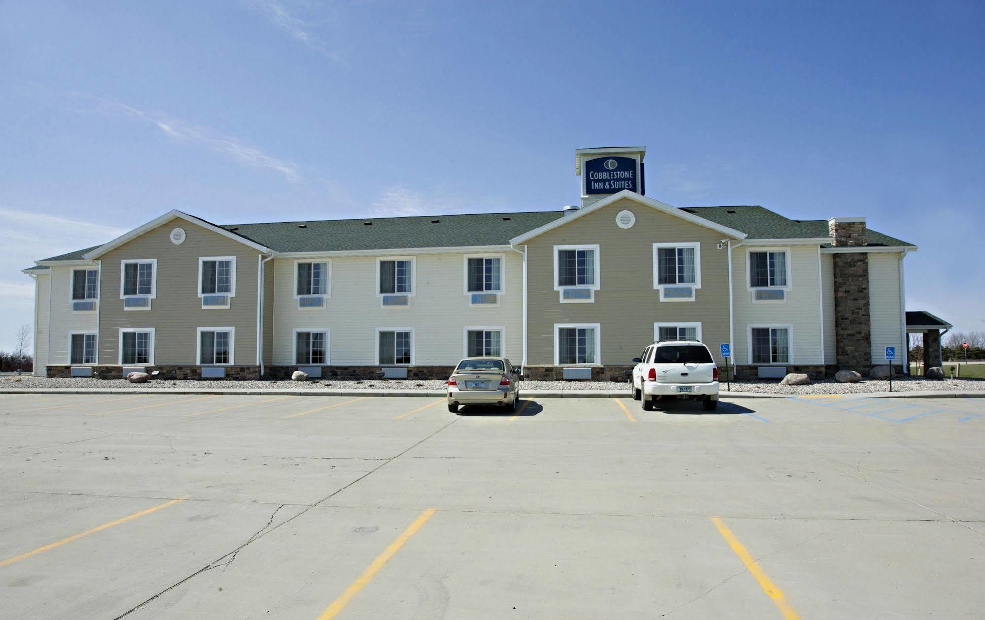 Cobblestone Inn & Suites - Langdon Εξωτερικό φωτογραφία