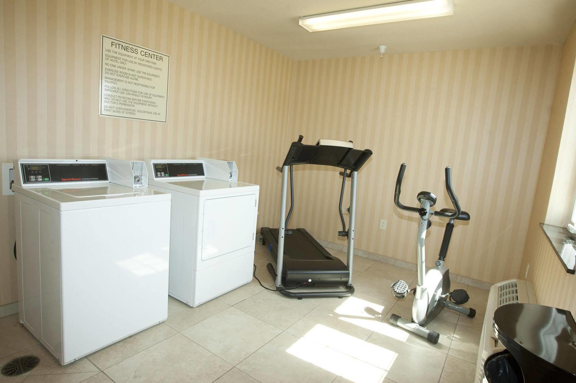 Cobblestone Inn & Suites - Langdon Εξωτερικό φωτογραφία