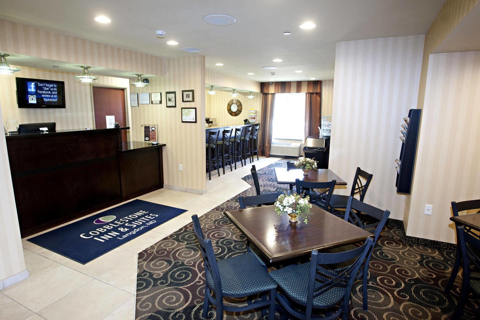 Cobblestone Inn & Suites - Langdon Εξωτερικό φωτογραφία