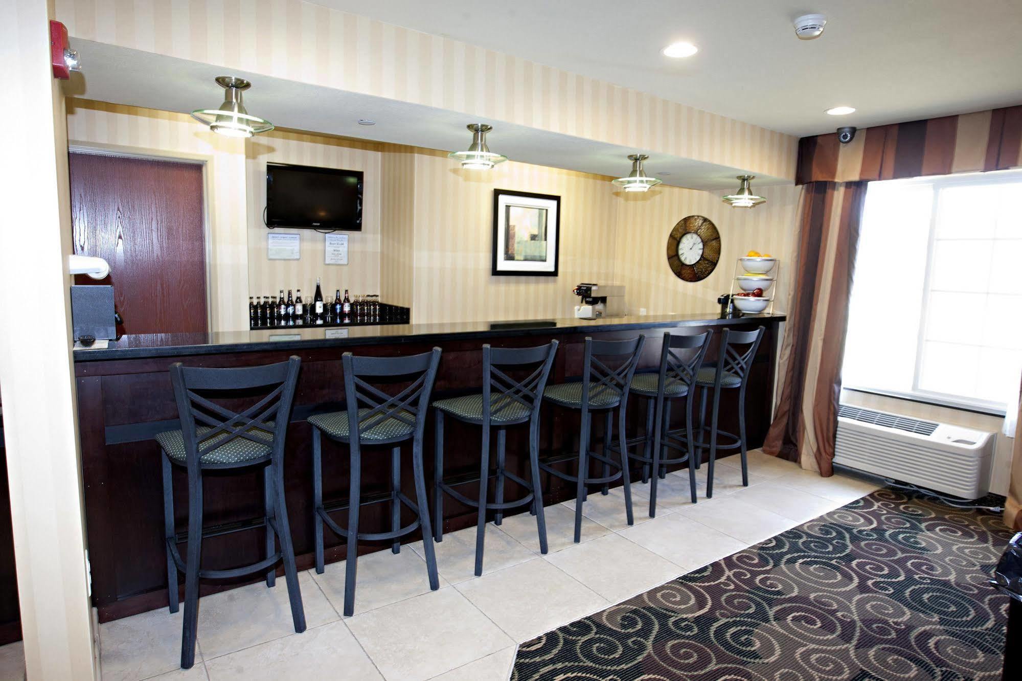 Cobblestone Inn & Suites - Langdon Εξωτερικό φωτογραφία